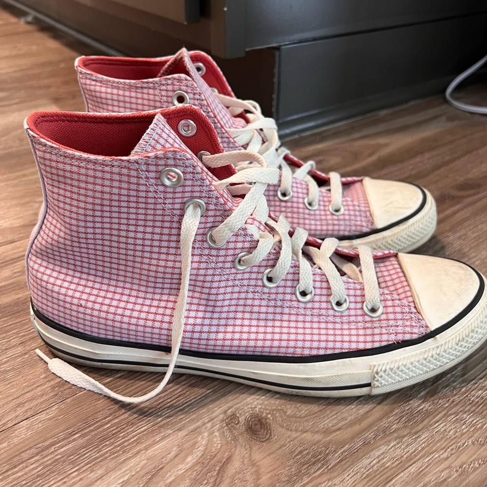 Converse Chuck Taylor All Star checkered Women’s 10.5